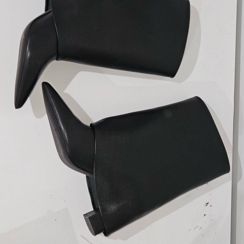 Steve Madden Sleek Black Leather Heeled Boots Size 9